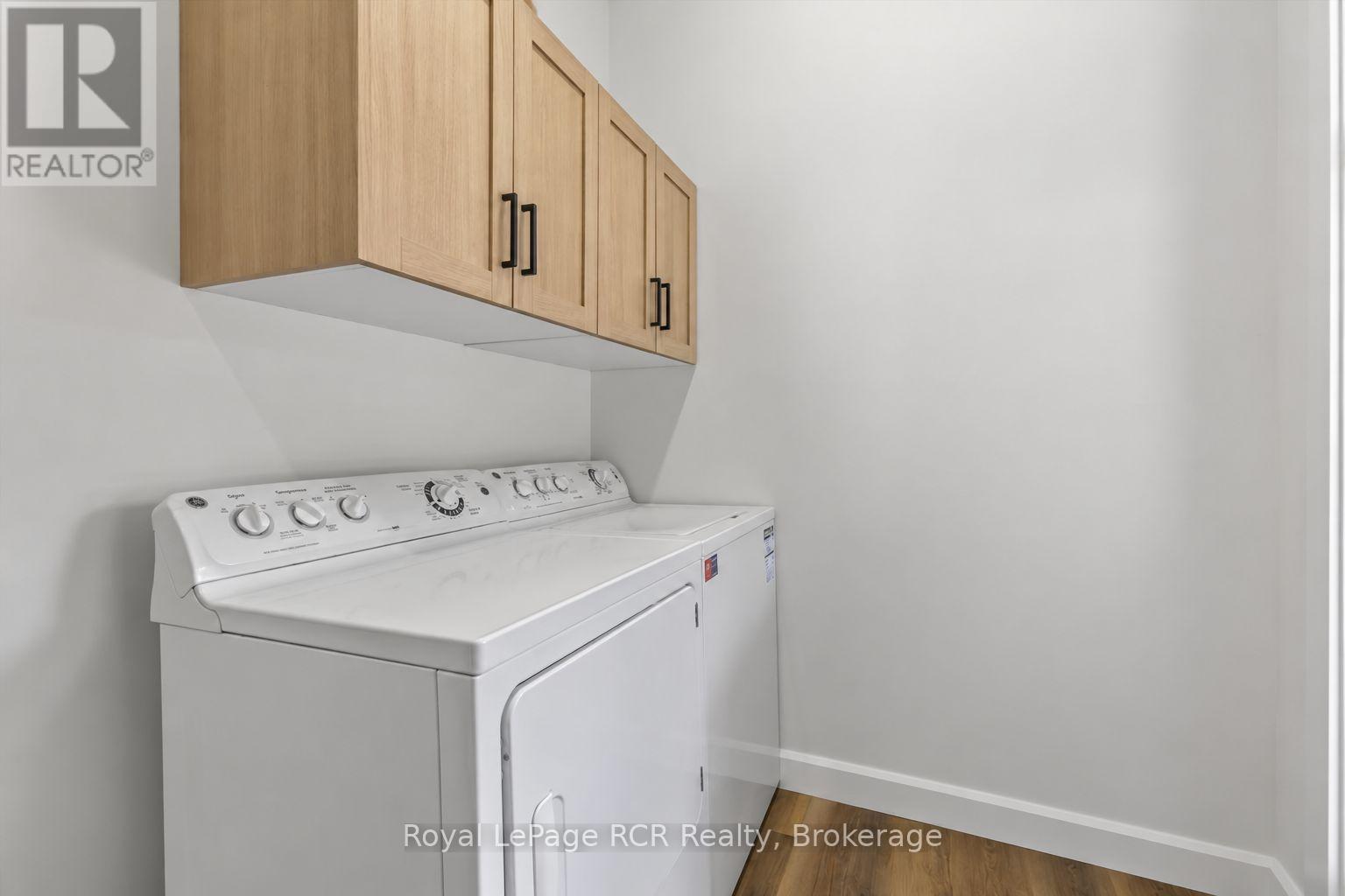 210 COLBORNE STREET S - 20