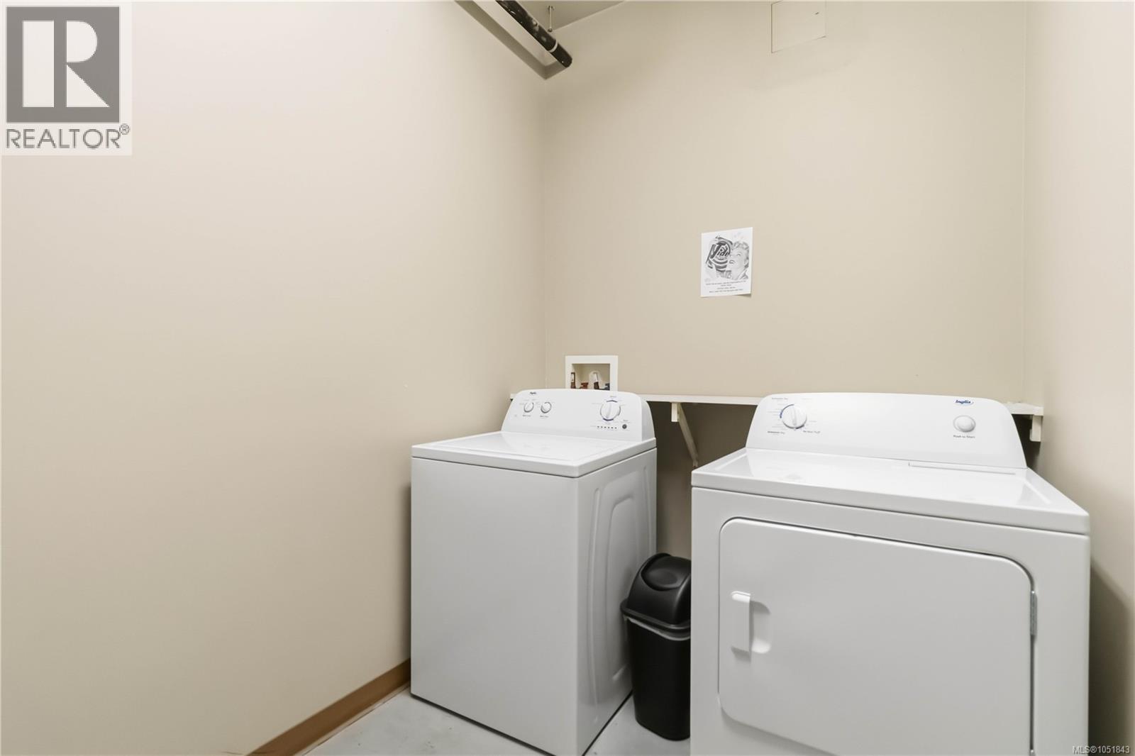 218-220 B 1376 Lynburne Pl, Langford - Image 1