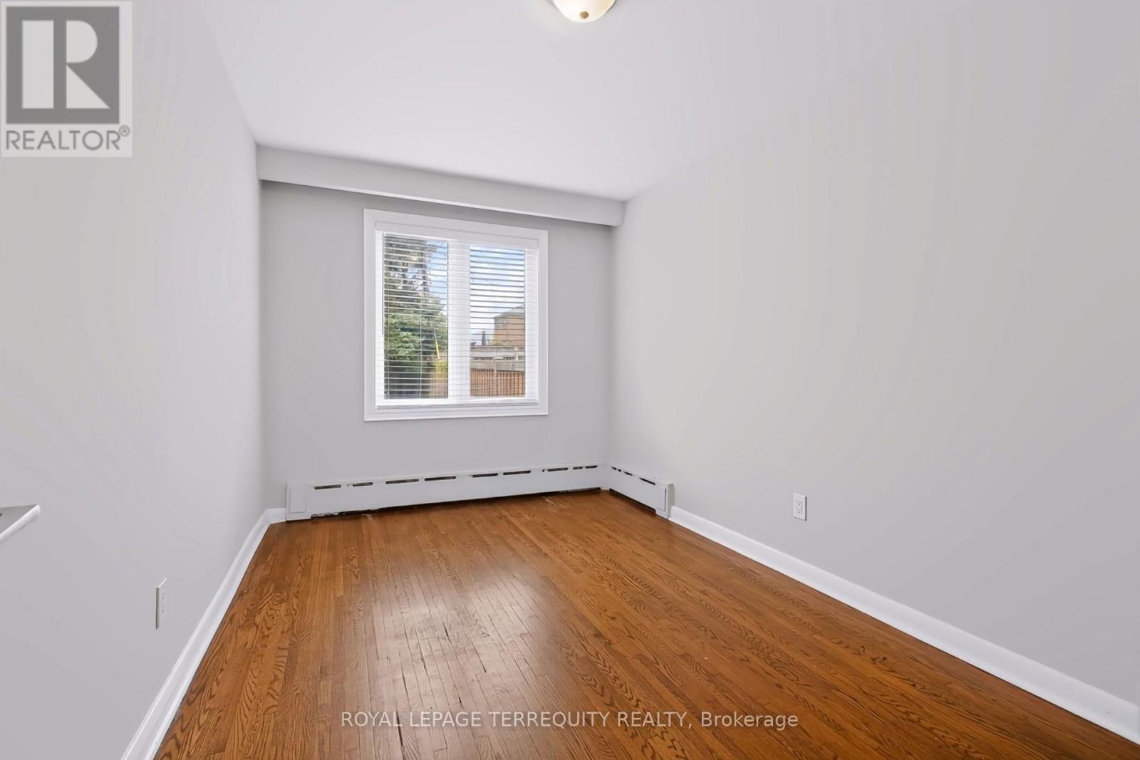 32 Dynevor Road — photo 16