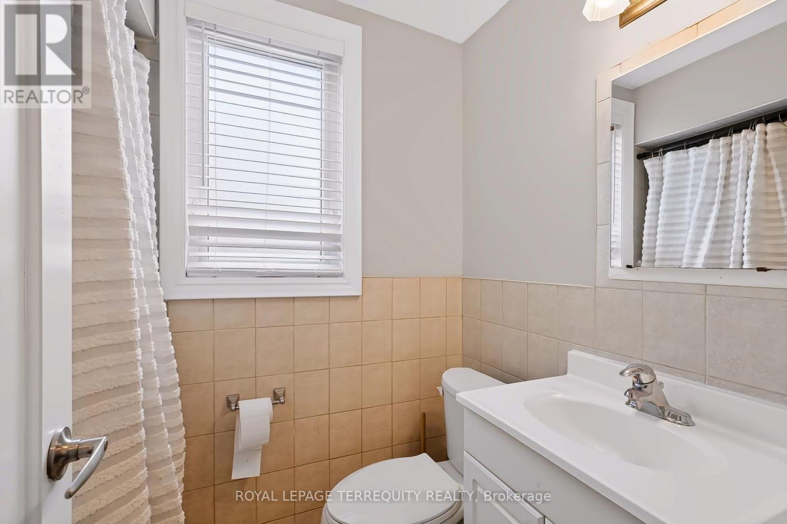 32 Dynevor Road — photo 18