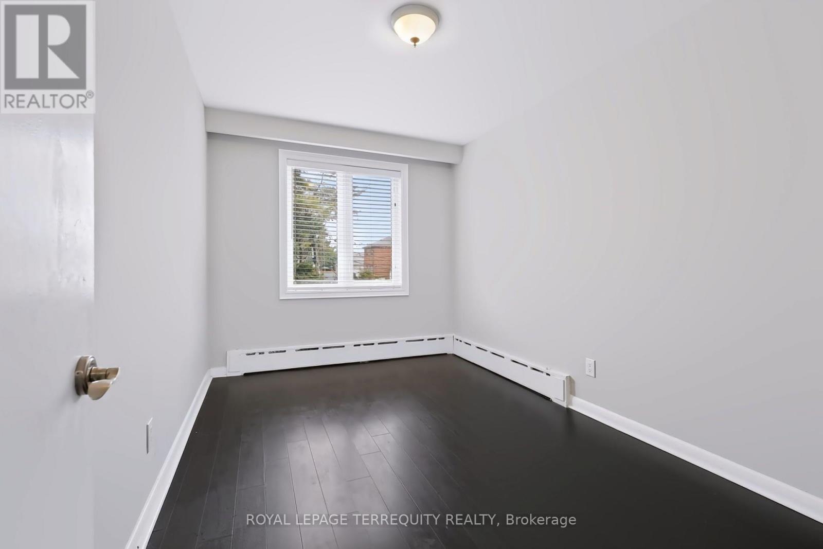 32 Dynevor Road — photo 21