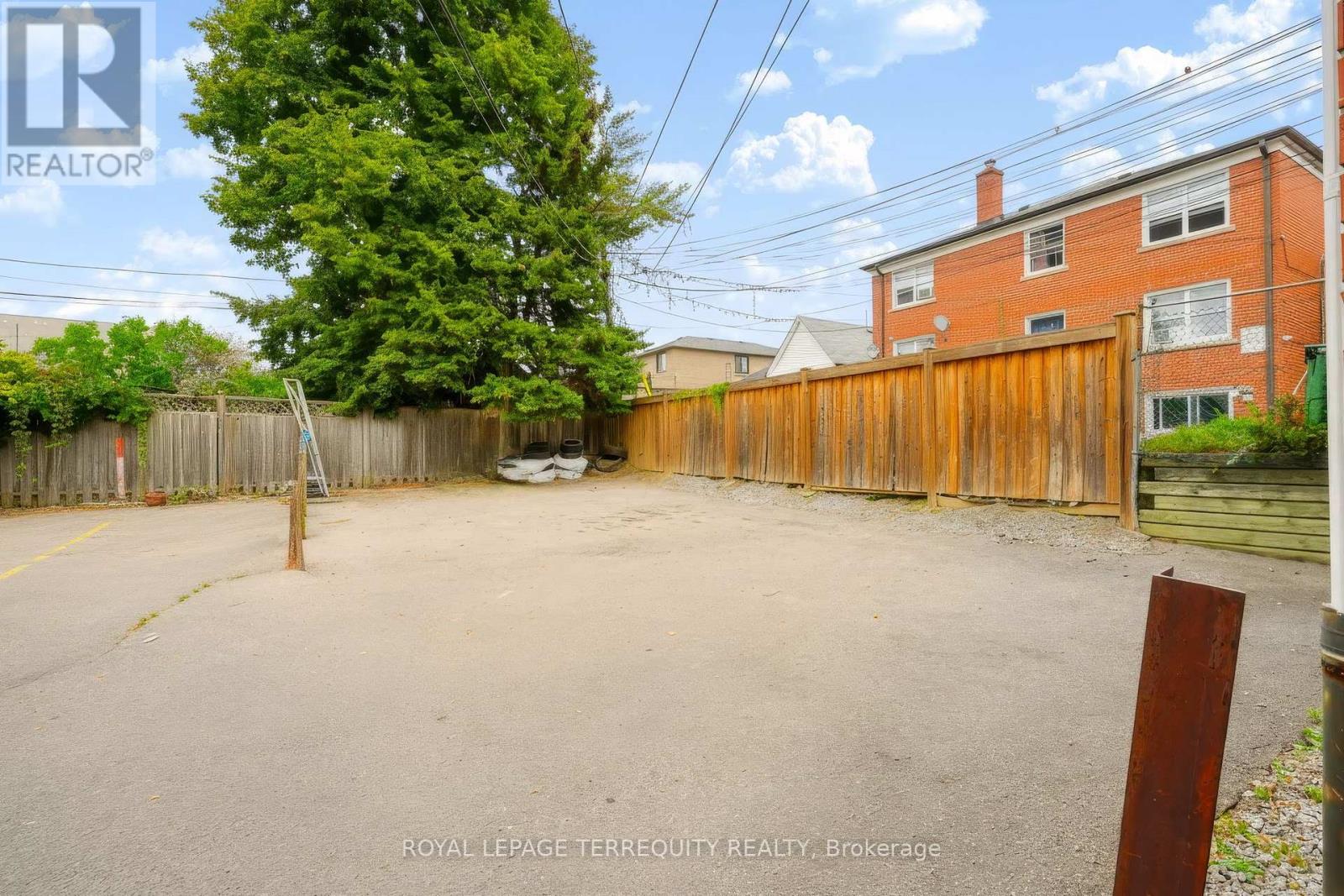 32 Dynevor Road — photo 26