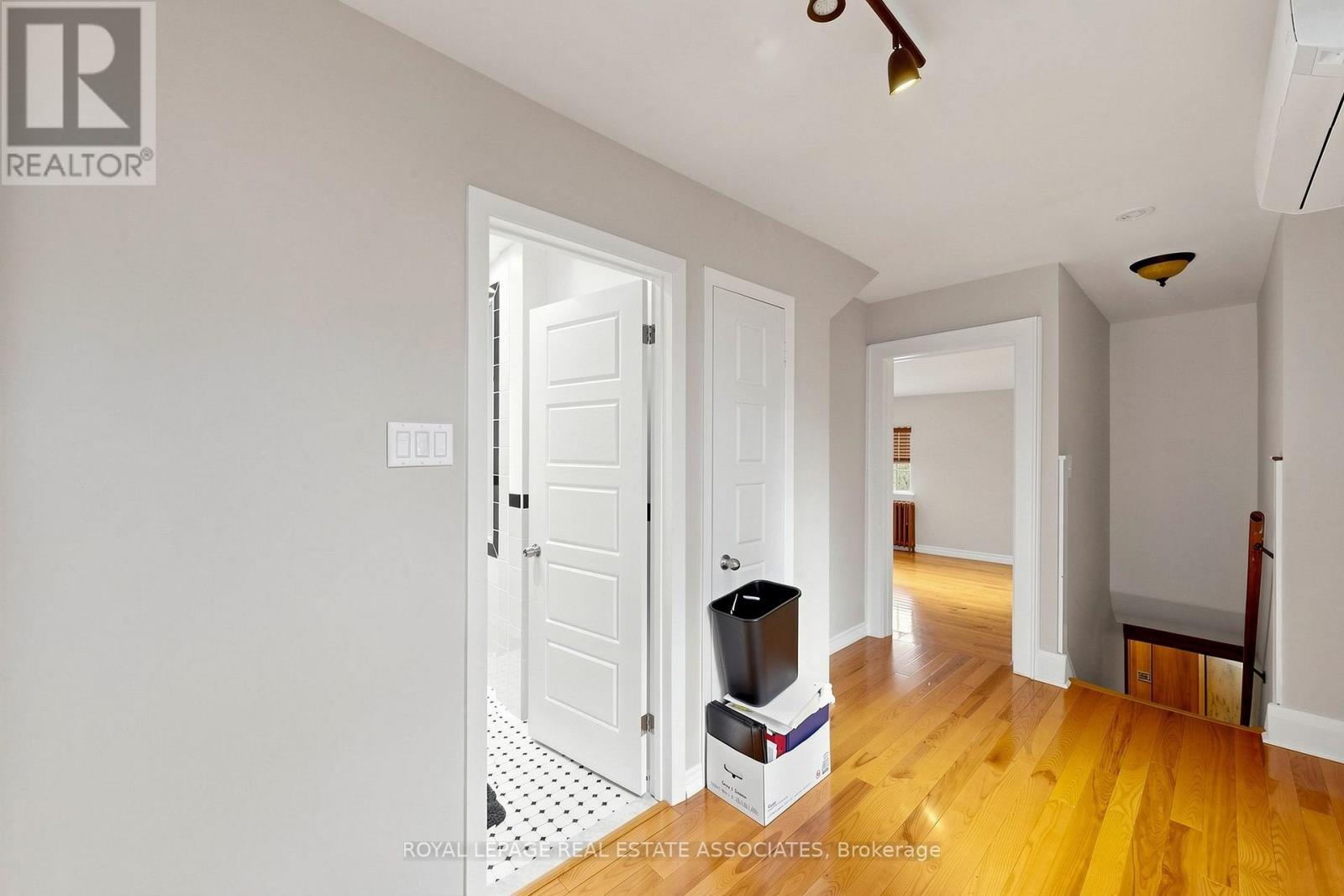 298 Lakeshore Road — photo 30