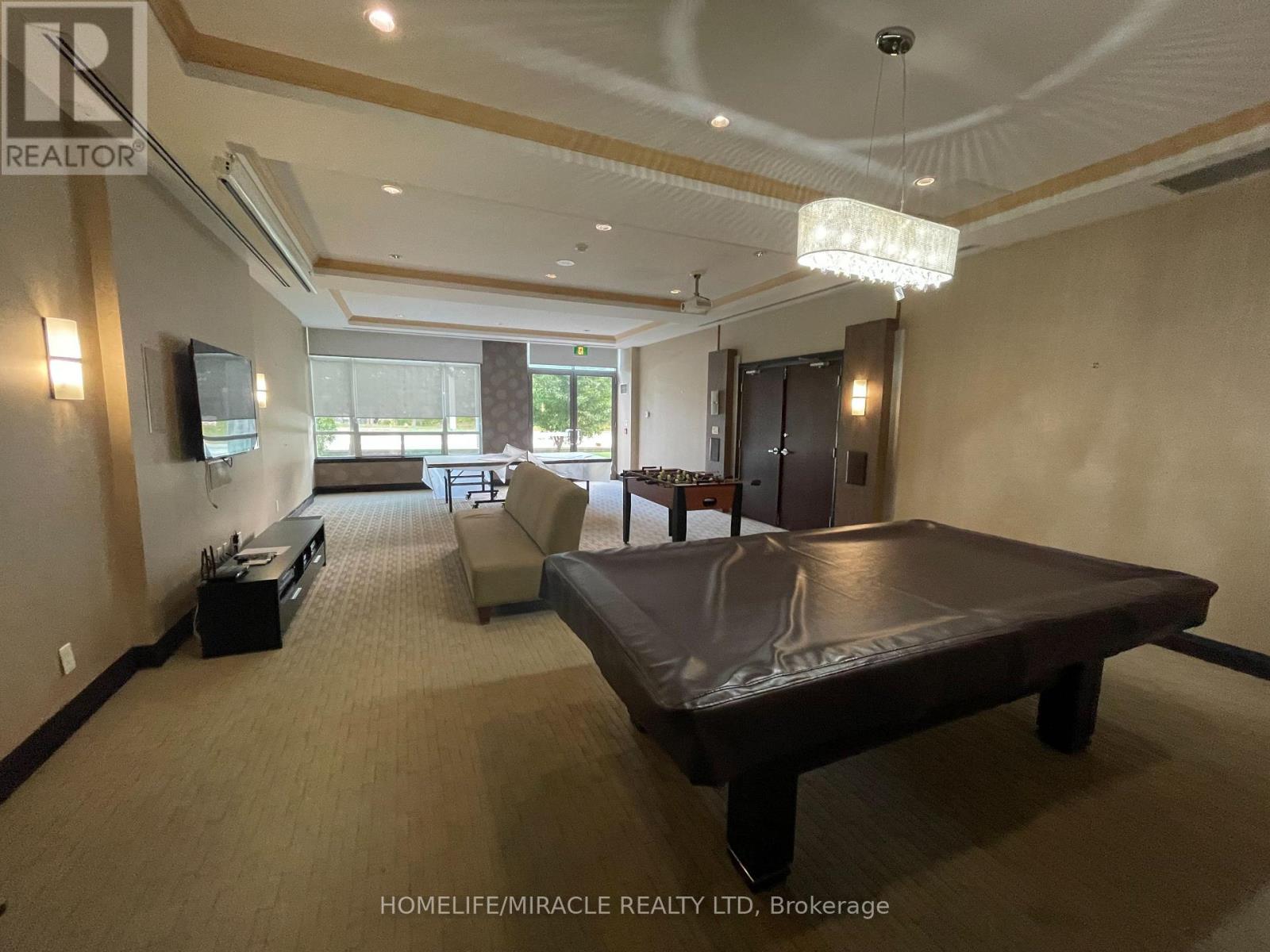 3504 Hurontario Street — photo 25