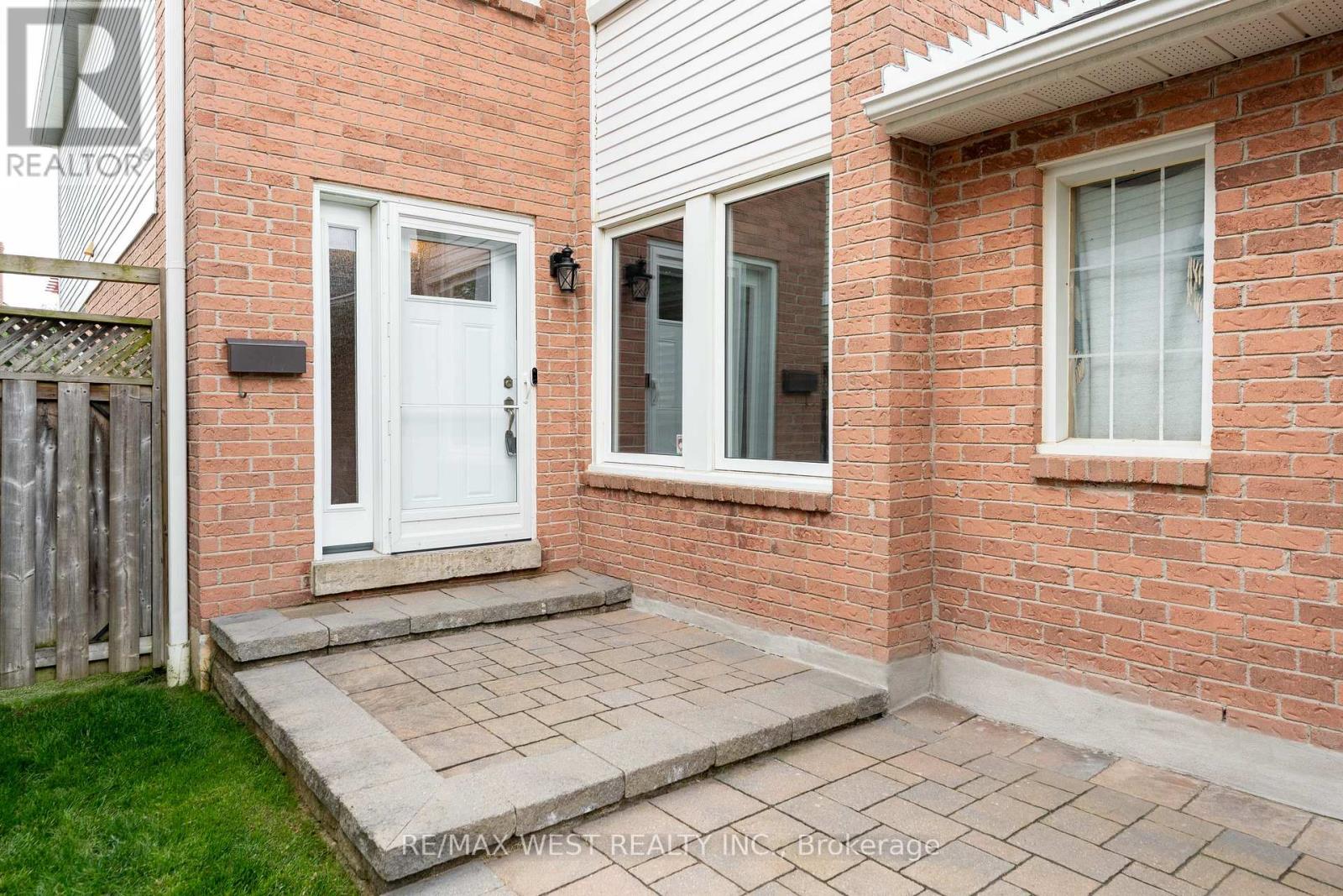 3126 Augusta Drive, Mississauga, ON photo 3