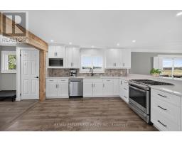 Living room - 6128 Highway 3, Haldimand, ON N0A1C0 Photo 9