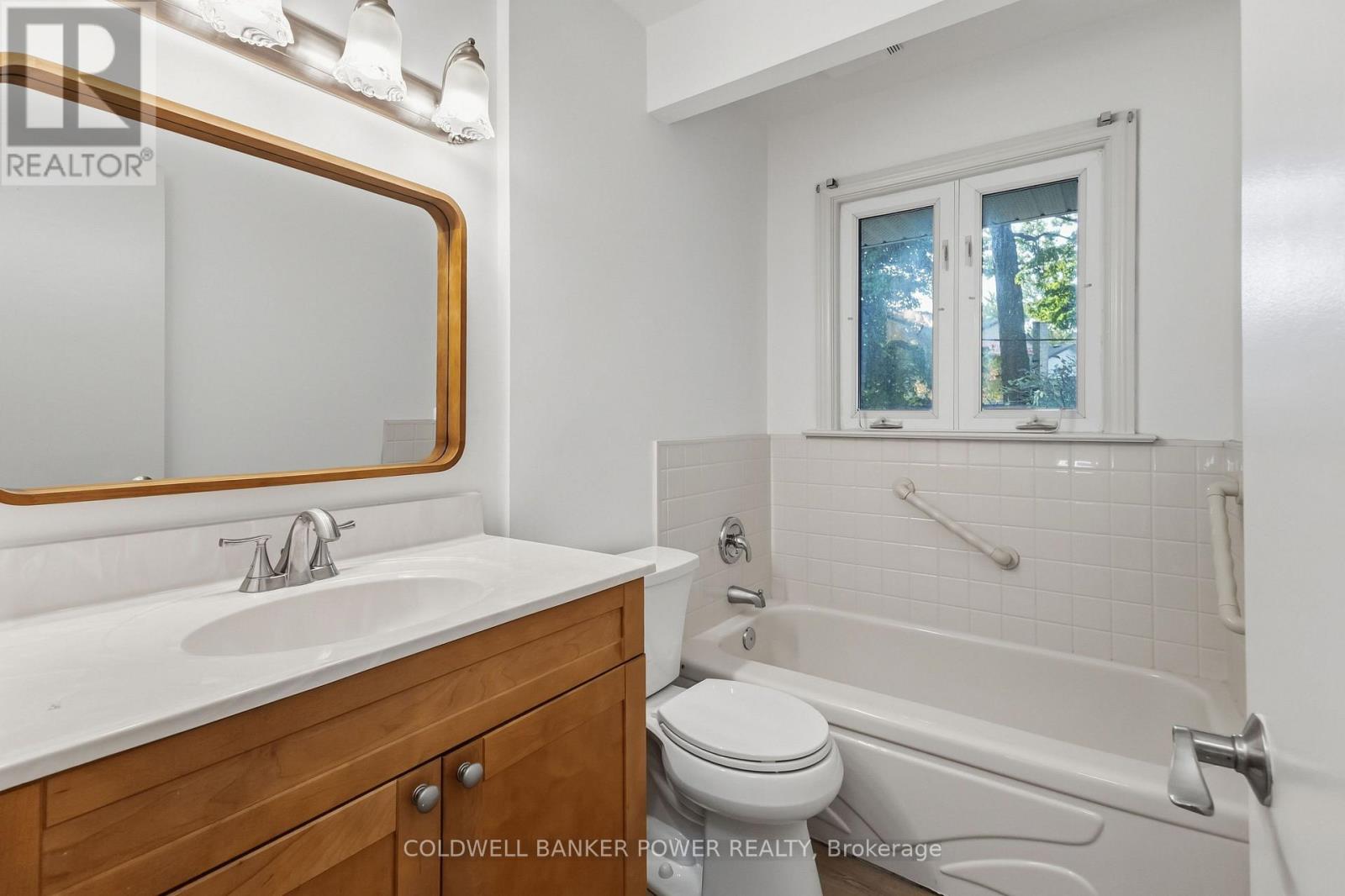 1362 COLLINGWOOD AVENUE - 23