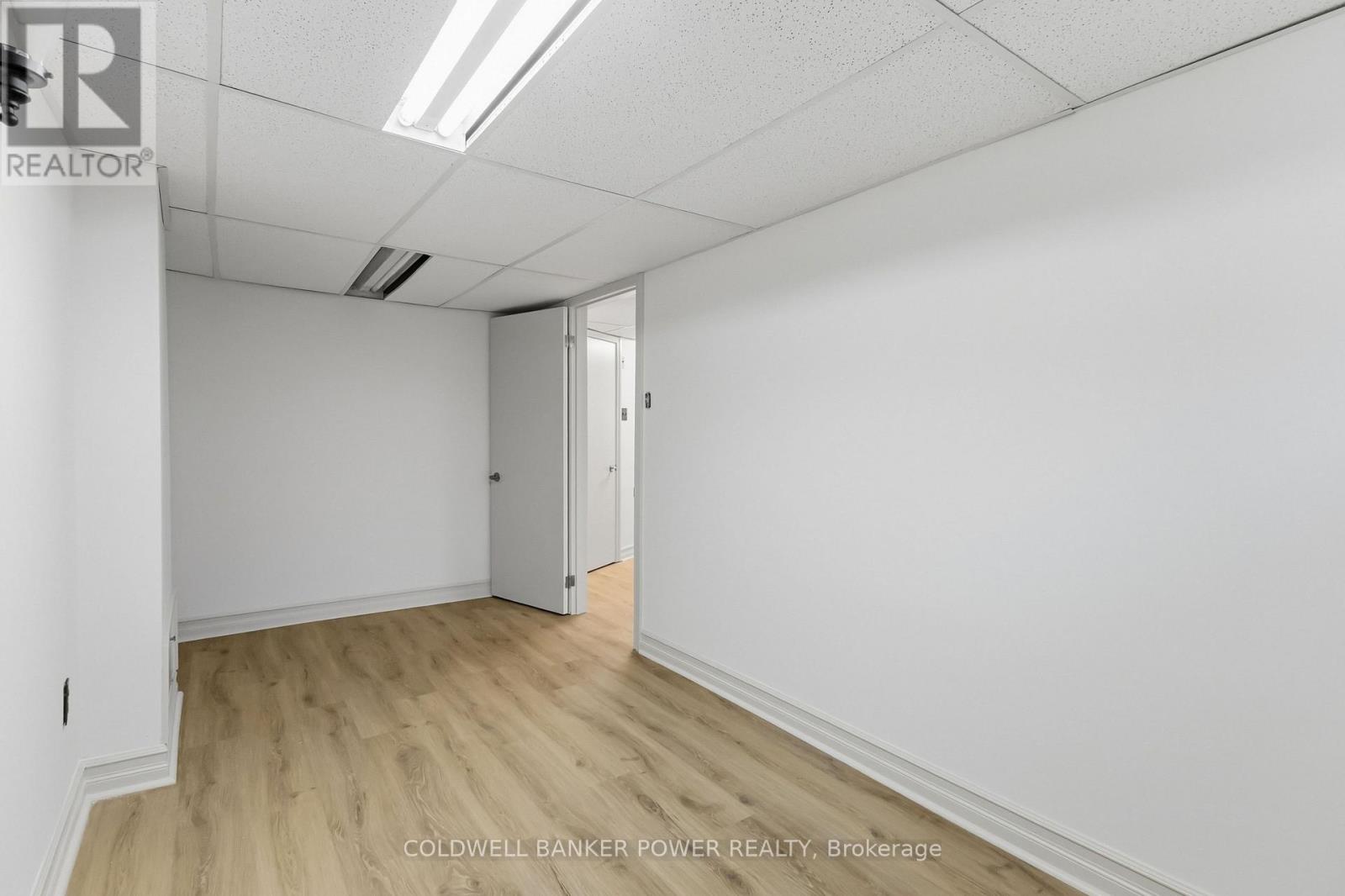 1362 COLLINGWOOD AVENUE - 32