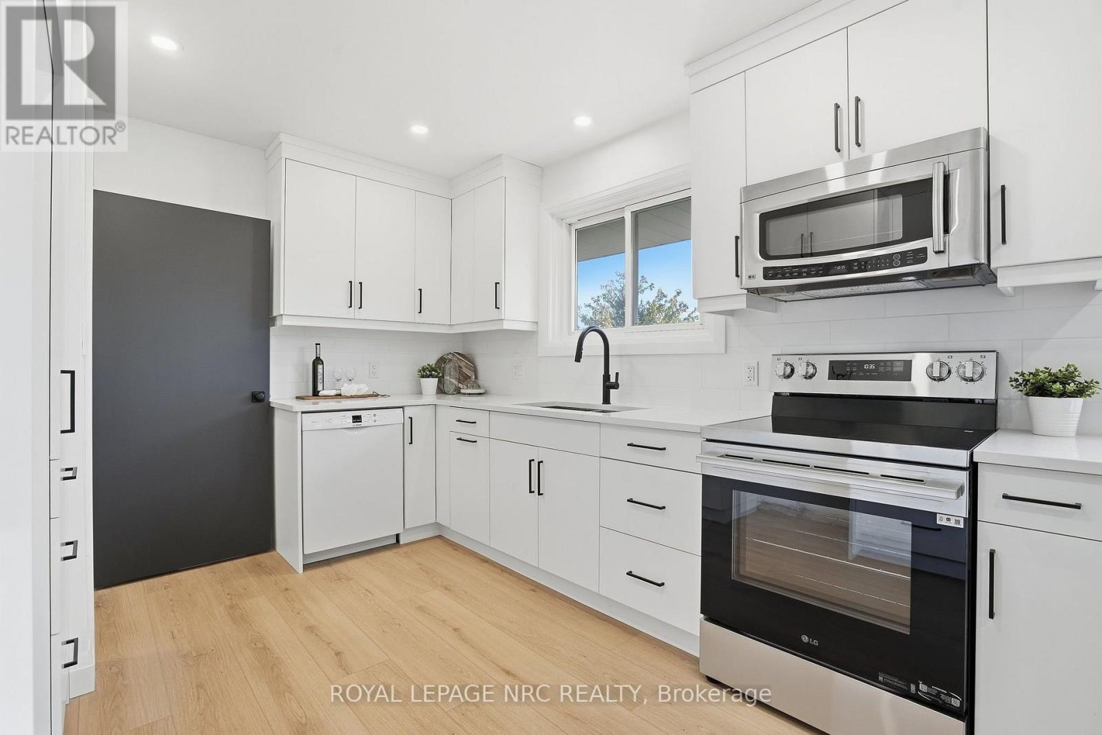 106 JACOBSON AVENUE - Image 10