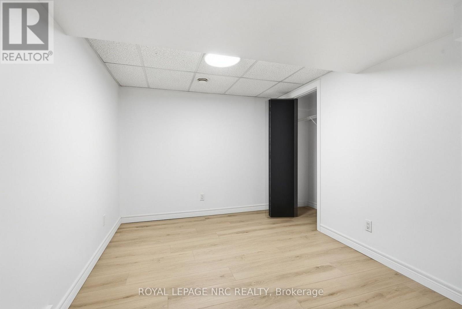 106 JACOBSON AVENUE - Image 23