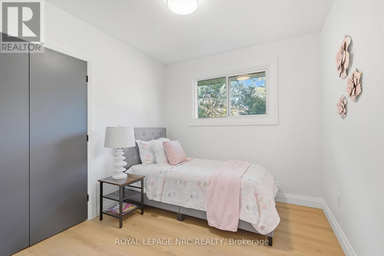 106 JACOBSON AVENUE - 13