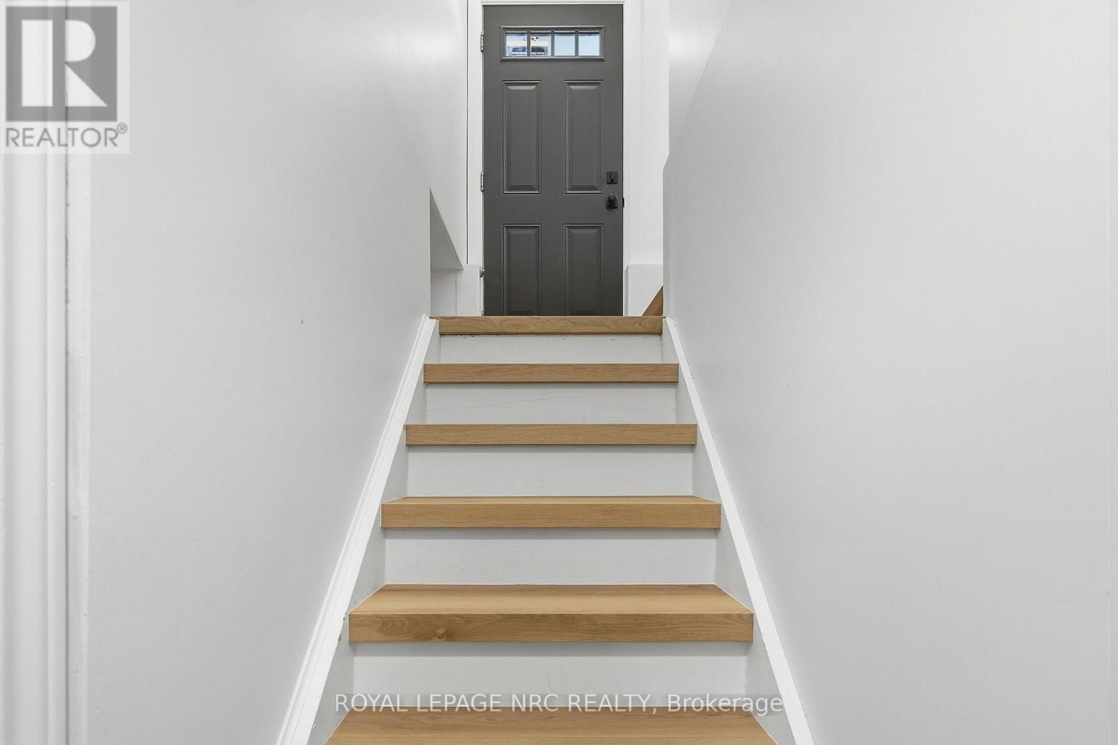 106 JACOBSON AVENUE - 17