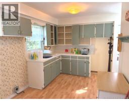 107 Kenmore Drive, photo 3