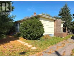 107 Kenmore Drive, photo 2