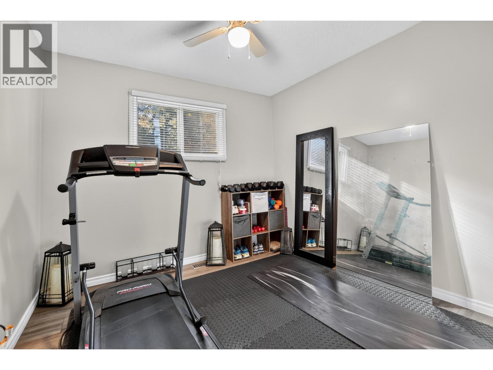 6653 ESSEX CRESCENT - 26