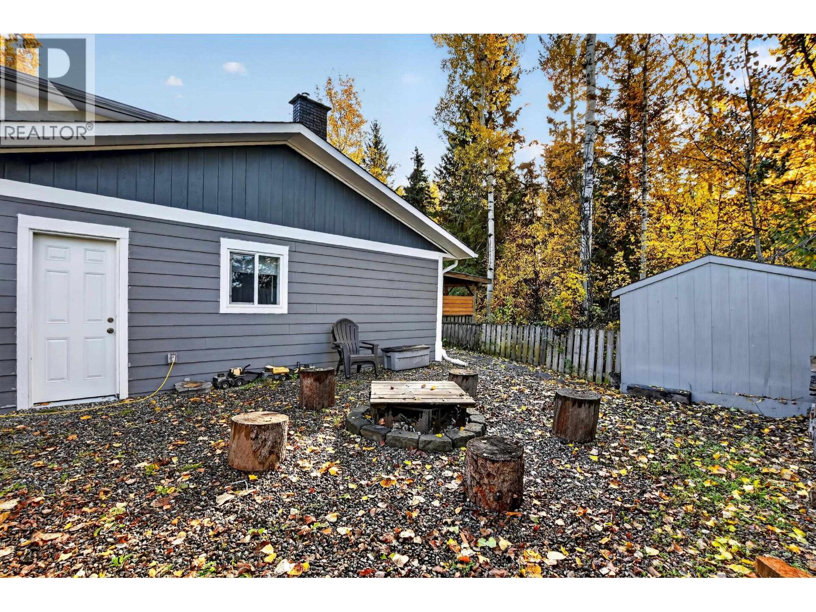 6653 ESSEX CRESCENT - 32