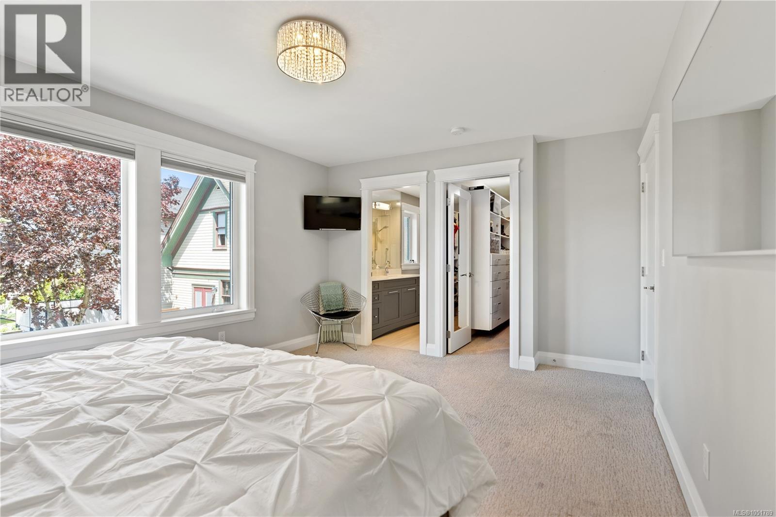 196 Olive St - 23