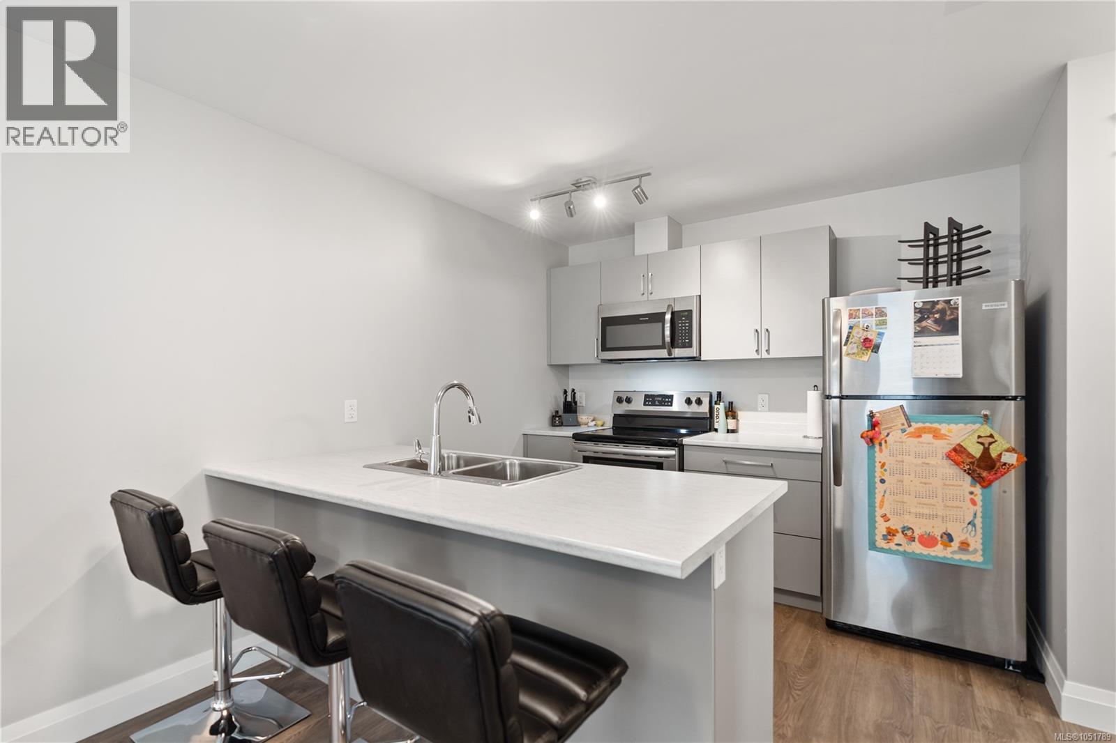 196 Olive St - 38
