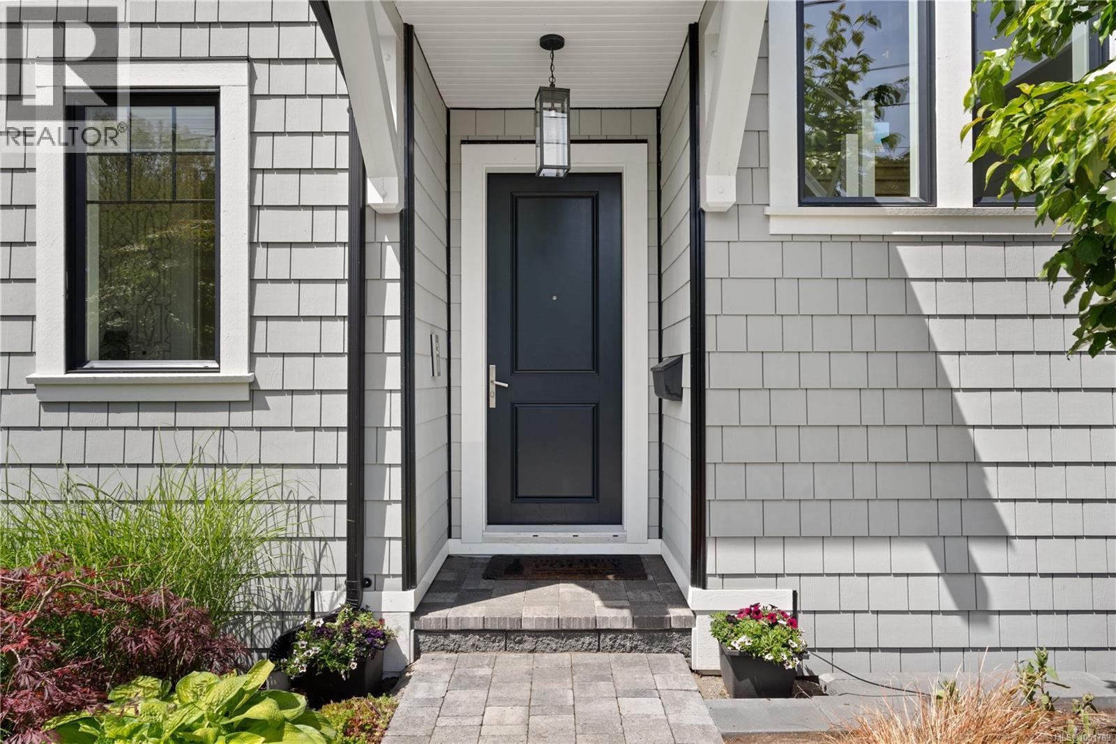 196 Olive St - 4