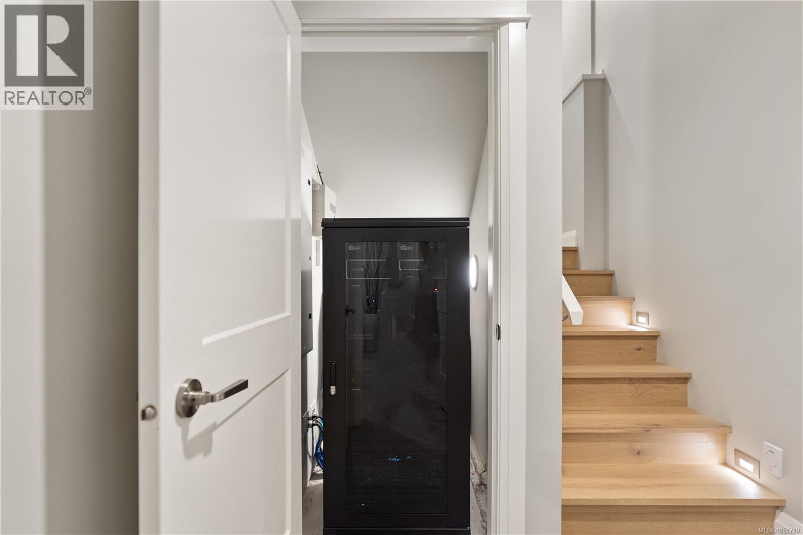 196 Olive St - 52