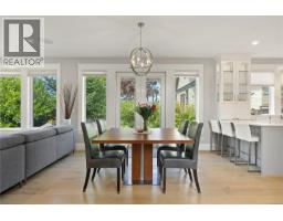 Ensuite - 196 Olive St, Victoria, BC V8S3H3 Photo 10