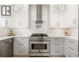Kitchen - 196 Olive St, Victoria, BC V8S3H3 Photo 16