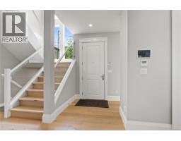 Living room - 196 Olive St, Victoria, BC V8S3H3 Photo 18