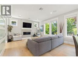 Laundry room - 196 Olive St, Victoria, BC V8S3H3 Photo 6