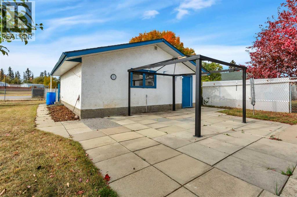 Listing photo – 7028 59 Avenue, Red Deer