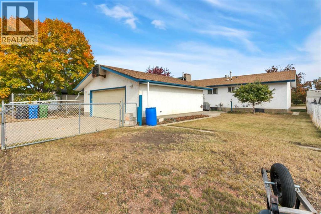 Listing photo – 7028 59 Avenue, Red Deer