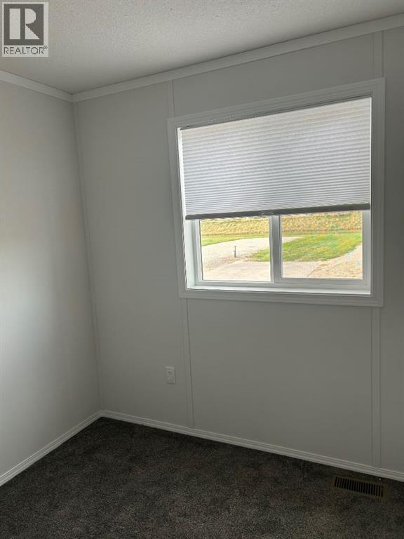 2050 Sunflower Crescent - Image 25