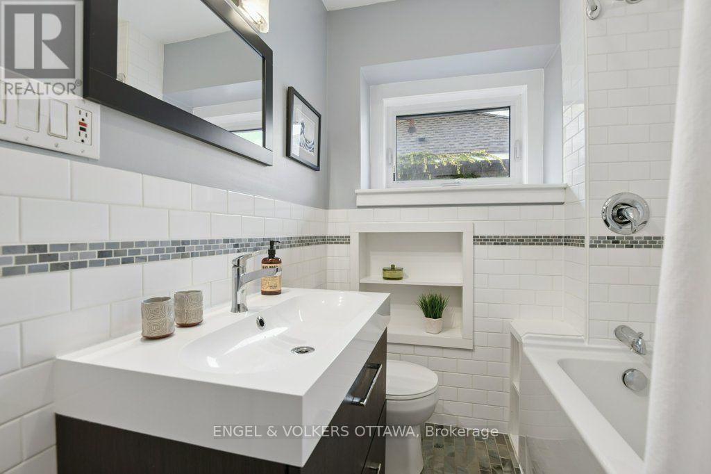 187 HINTON AVENUE N - 21