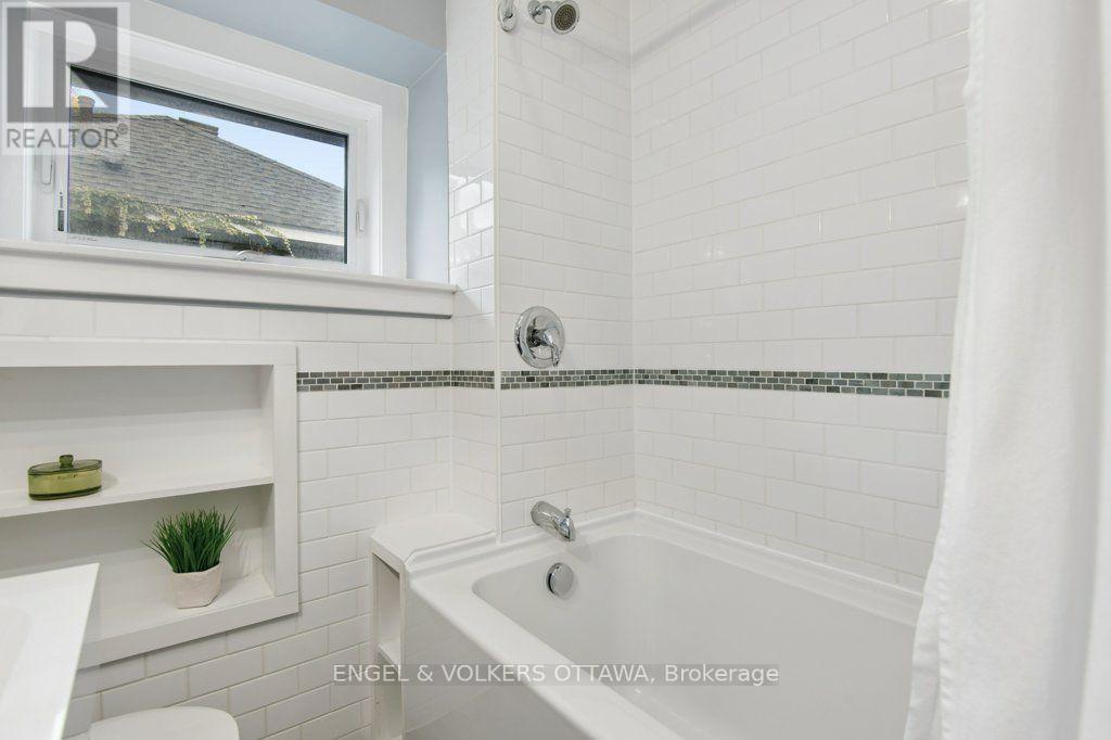 187 HINTON AVENUE N - 22