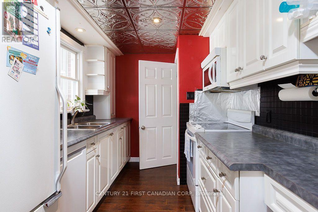 1010 DEARNESS DRIVE - Image 32