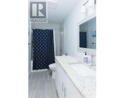 Bathroom - 1010 Dearness Drive, London South, ON N6E1N7 Photo 15