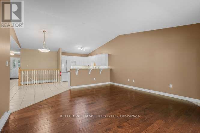 #45 1241 BEAVERBROOK AVENUE - 15