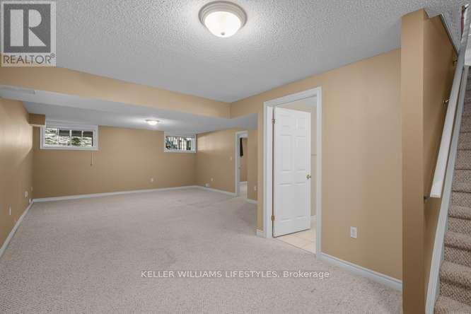 #45 1241 BEAVERBROOK AVENUE - Image 25