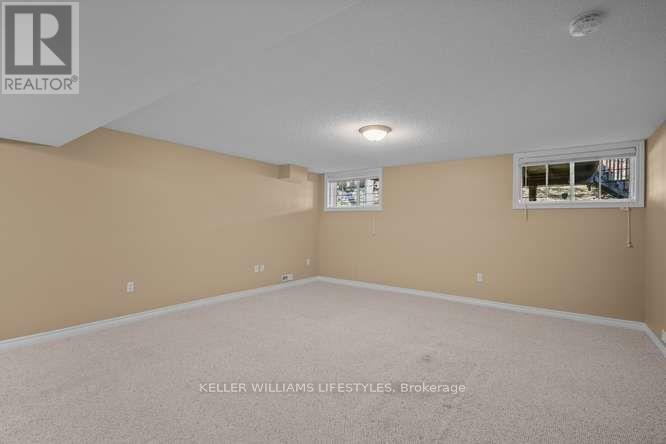 #45 1241 BEAVERBROOK AVENUE - 28