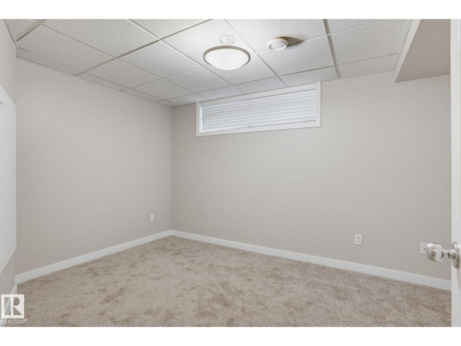 10807 134 Street NW, North Glenora — photo 16 of 27: Property photo