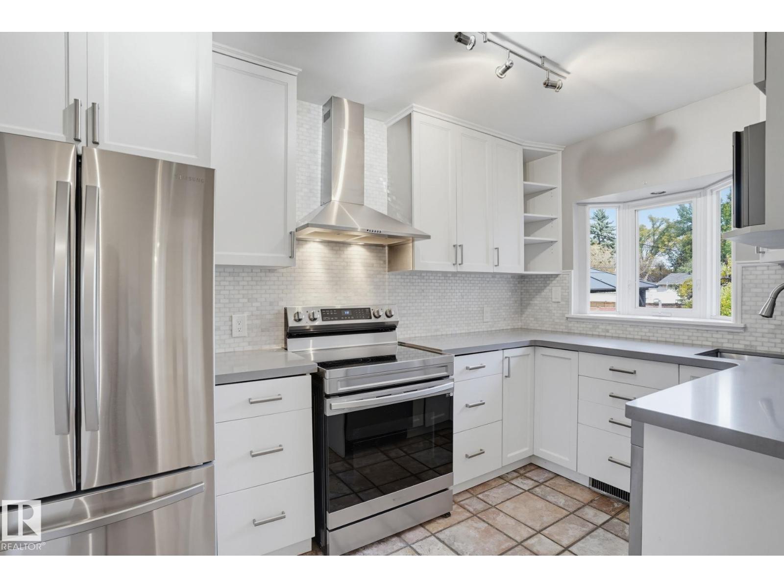 10807 134 ST NW - 6