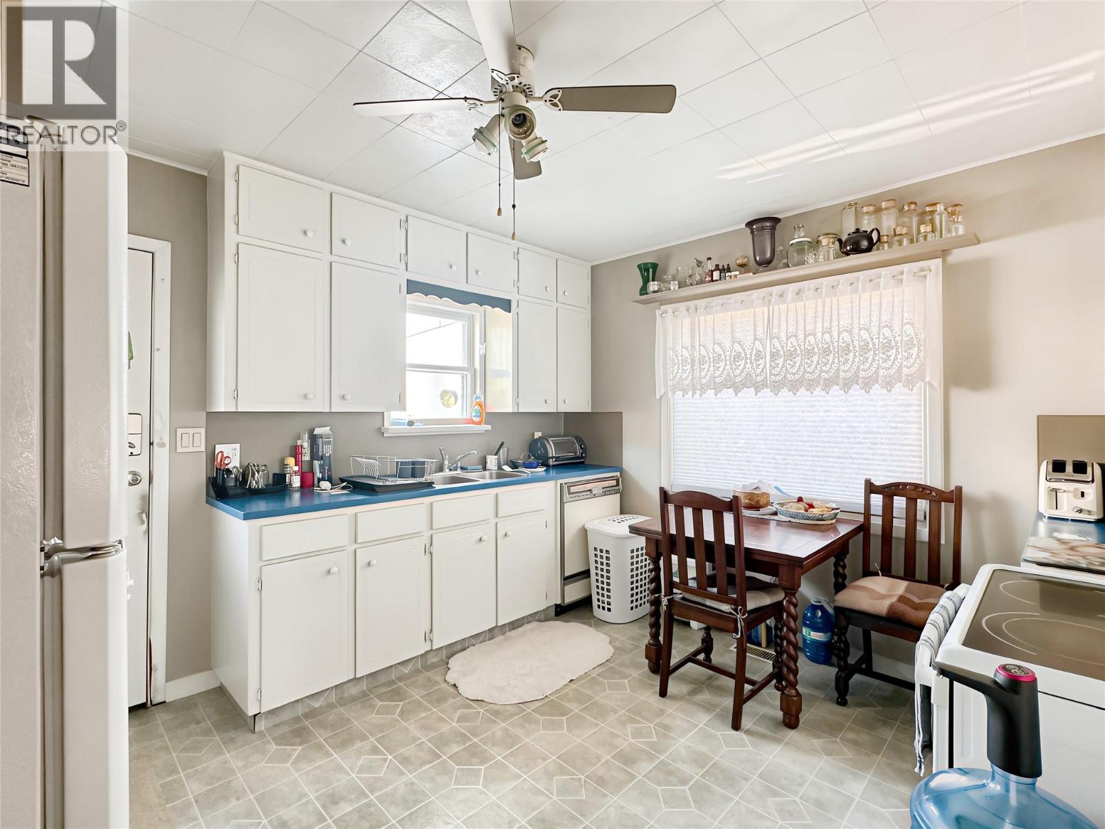  5952 Okanagan Street, Oliver