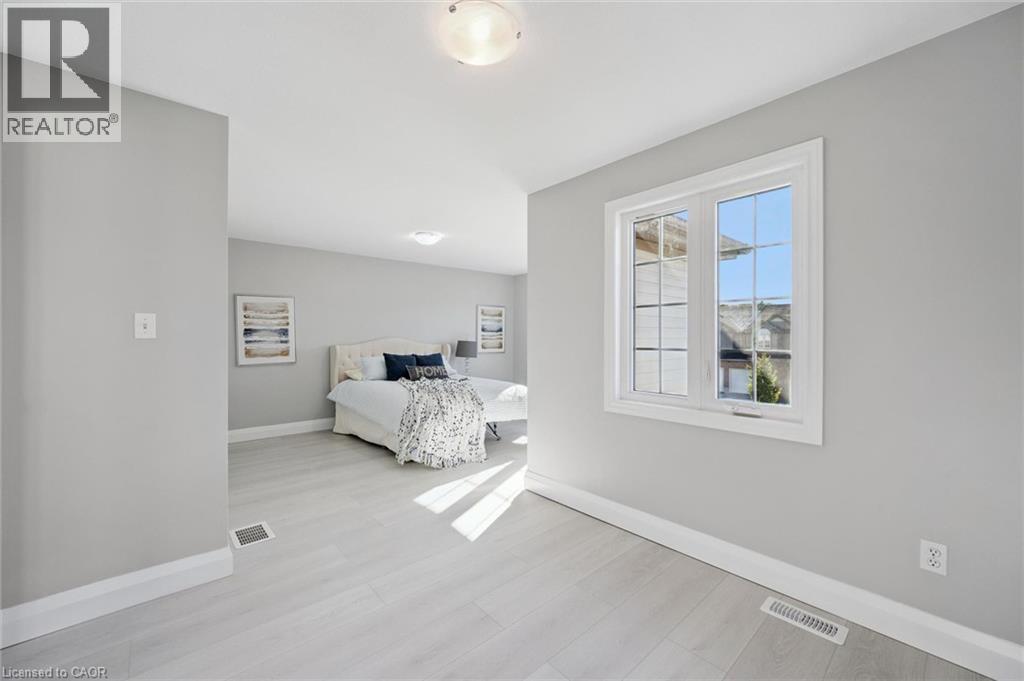 78 Foxglove Crescent — photo 16