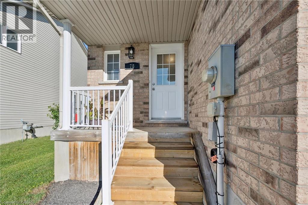 78 Foxglove Crescent — photo 4
