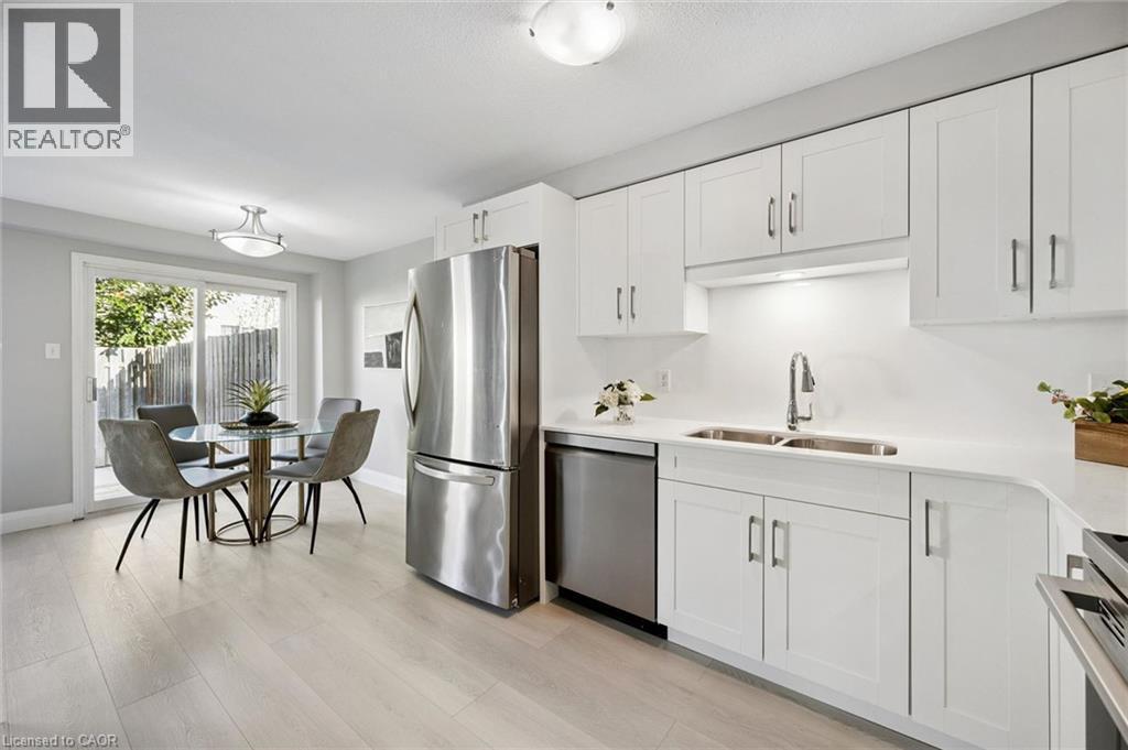 78 Foxglove Crescent — photo 13