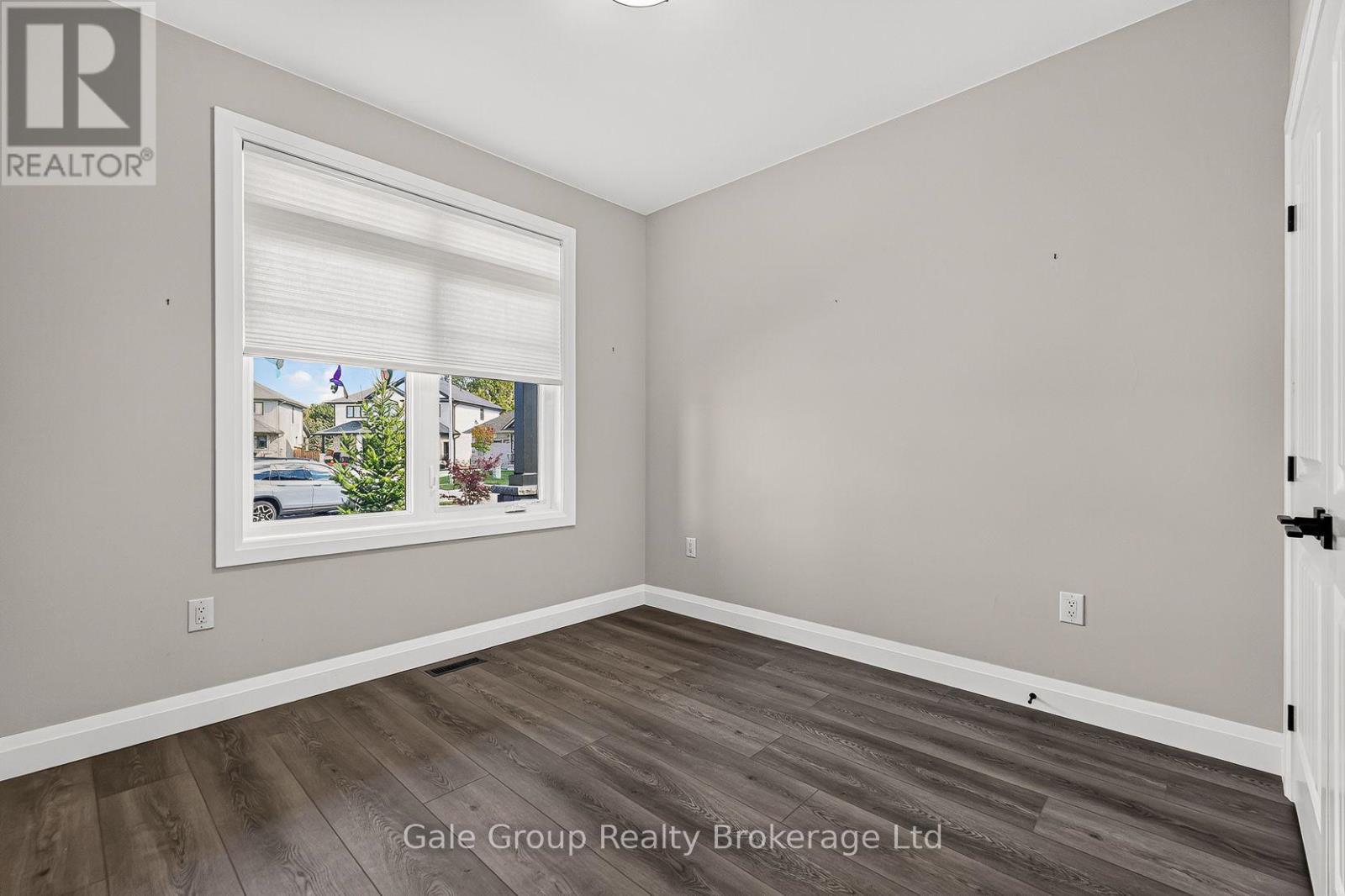 3 EVERGREEN COURT - 20