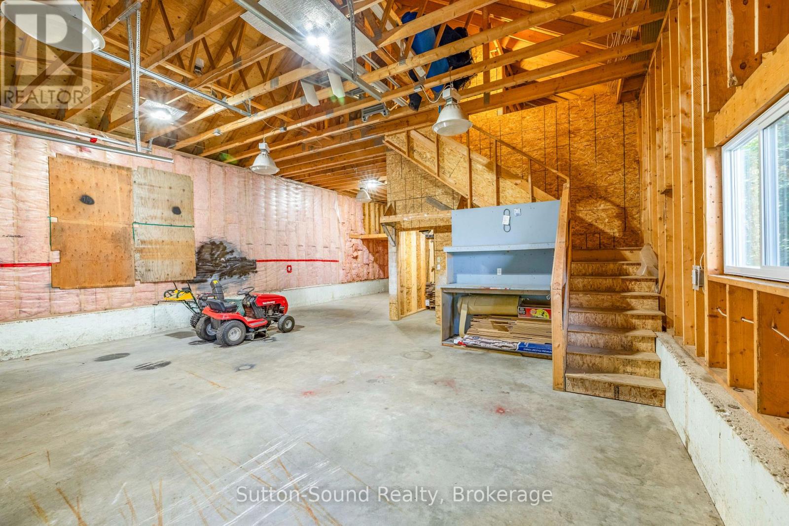143712 15 SIDE ROAD - Image 36