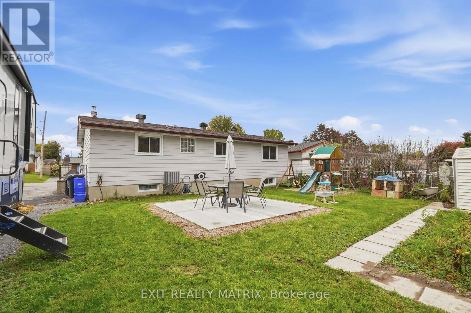 499 GILLES STREET - Image 31