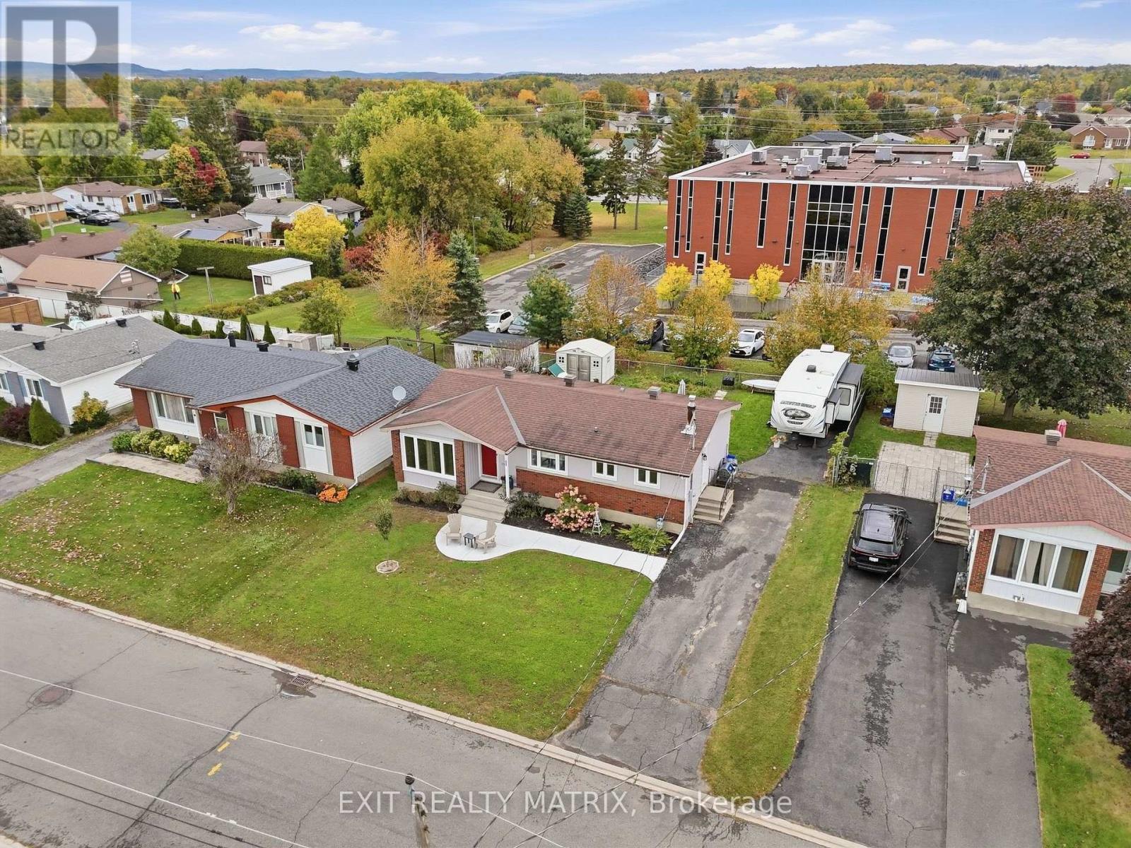 499 GILLES STREET - Image 34