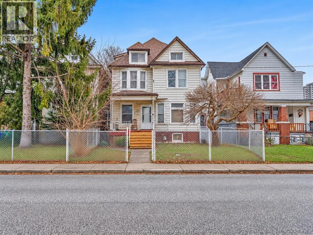 780 DOUGALL - 1