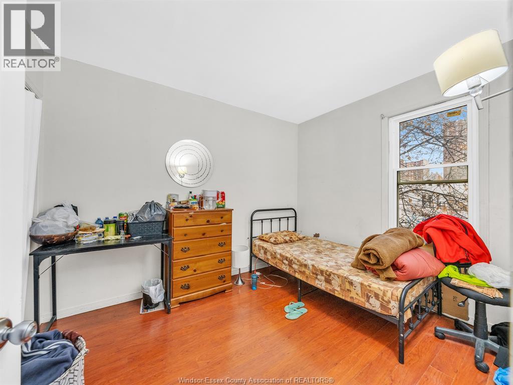 780 DOUGALL - 20